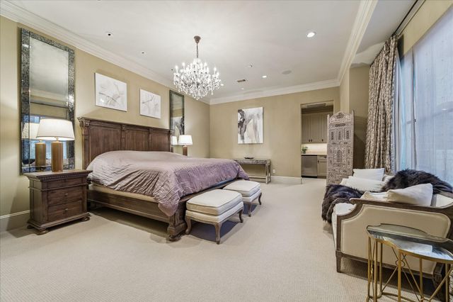 135 Calle Catalina Place, Houston, TX 77007
