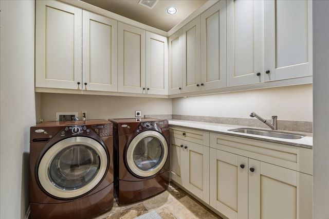 135 Calle Catalina Place, Houston, TX 77007