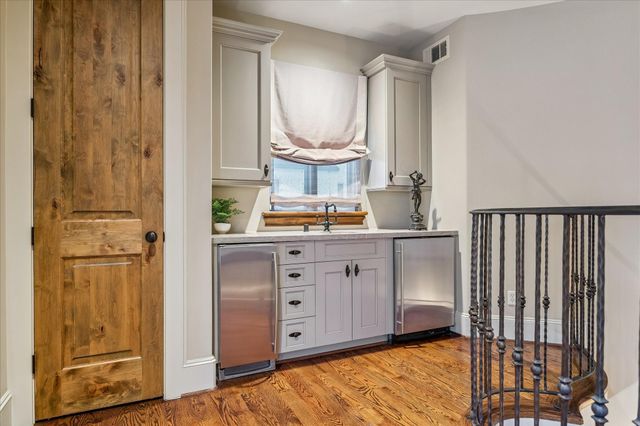 135 Calle Catalina Place, Houston, TX 77007