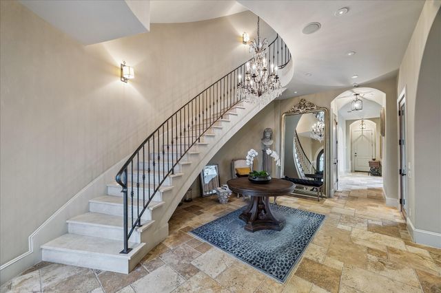 135 Calle Catalina Place, Houston, TX 77007