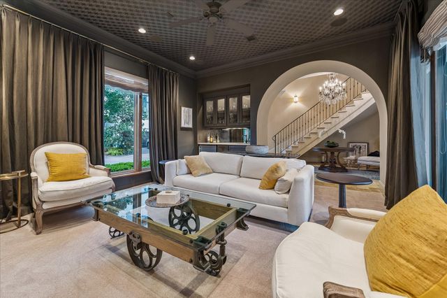 135 Calle Catalina Place, Houston, TX 77007
