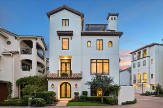 135 Calle Catalina Place, Houston, TX 77007