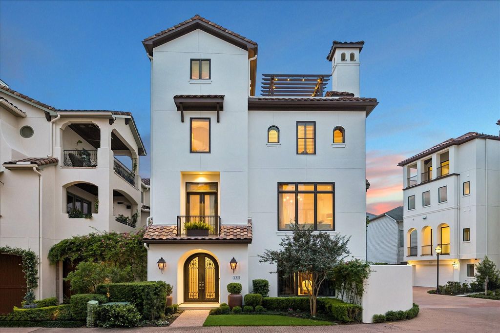 135 Calle Catalina Place, Houston, TX 77007