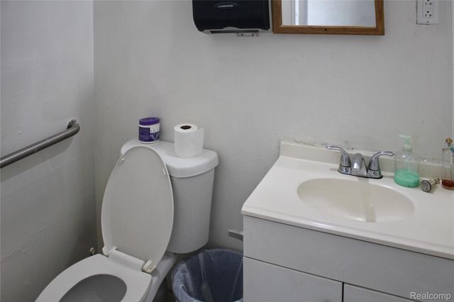 18240 W 7 Mile Road w seven mile, Detroit, MI 48219