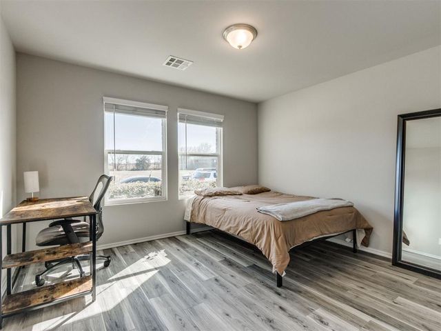 10421 NW 24th Terrace, Yukon, OK 73099