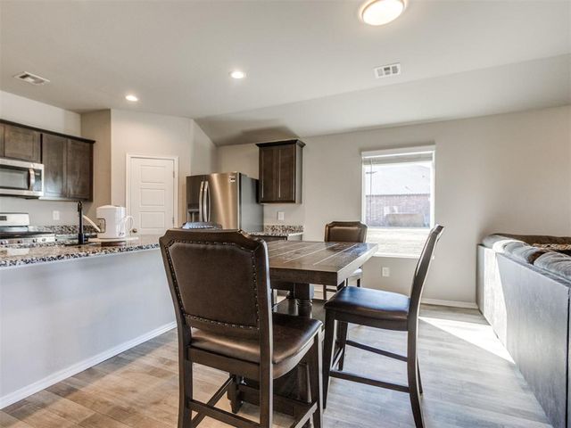 10421 NW 24th Terrace, Yukon, OK 73099