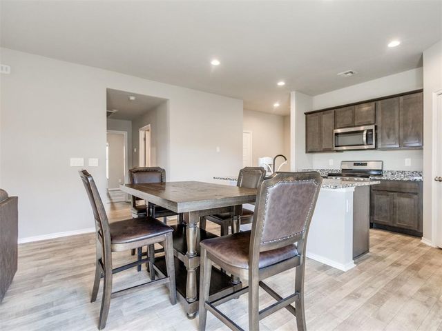 10421 NW 24th Terrace, Yukon, OK 73099