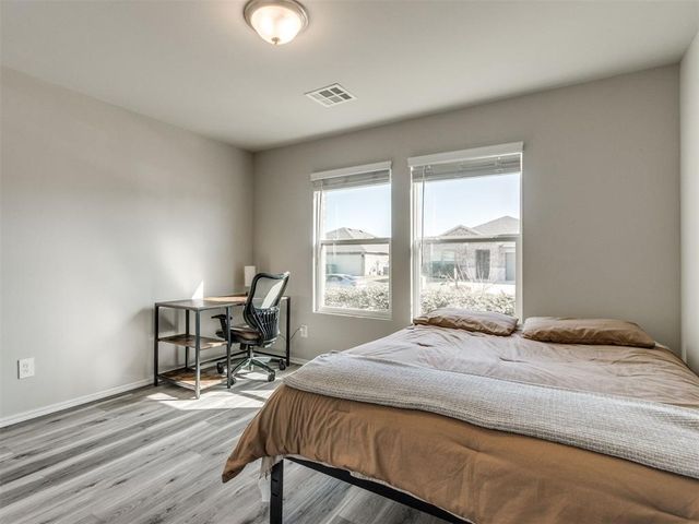 10421 NW 24th Terrace, Yukon, OK 73099