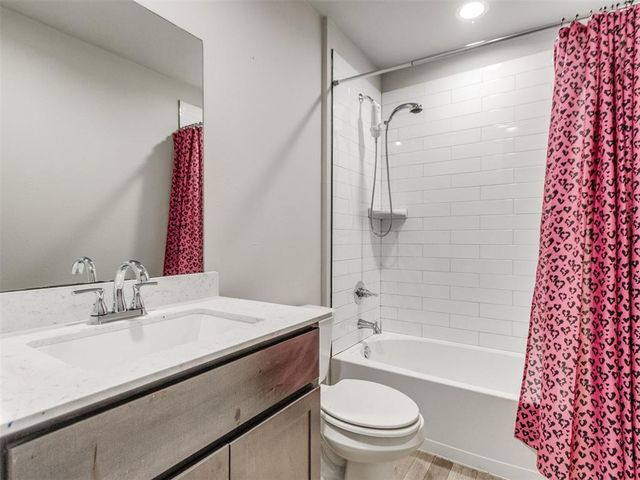 10421 NW 24th Terrace, Yukon, OK 73099