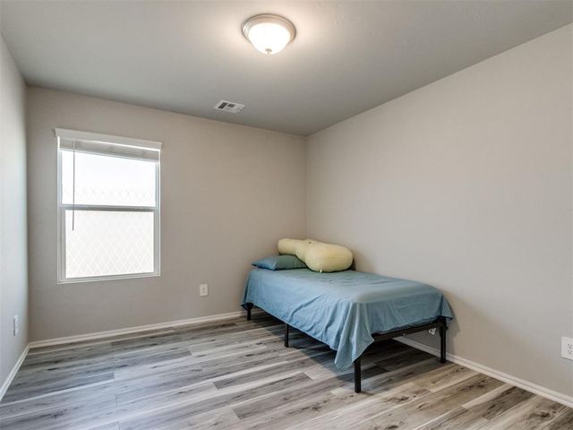 10421 NW 24th Terrace, Yukon, OK 73099