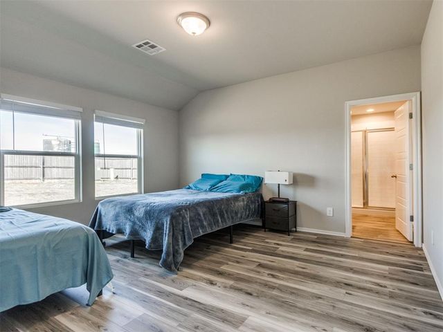 10421 NW 24th Terrace, Yukon, OK 73099