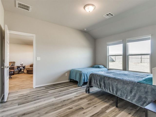 10421 NW 24th Terrace, Yukon, OK 73099