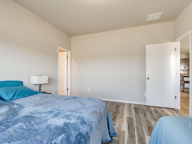 10421 NW 24th Terrace, Yukon, OK 73099