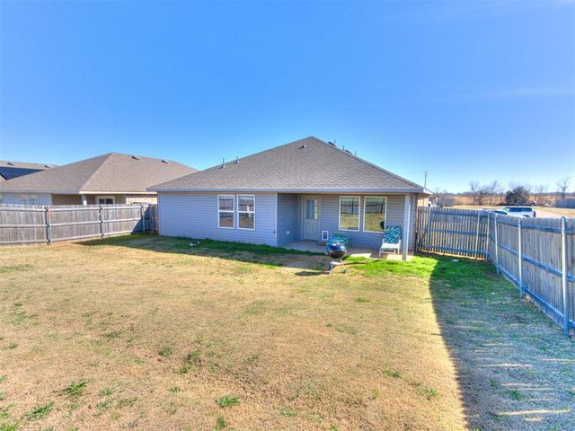 10421 NW 24th Terrace, Yukon, OK 73099
