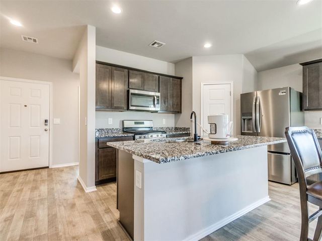 10421 NW 24th Terrace, Yukon, OK 73099