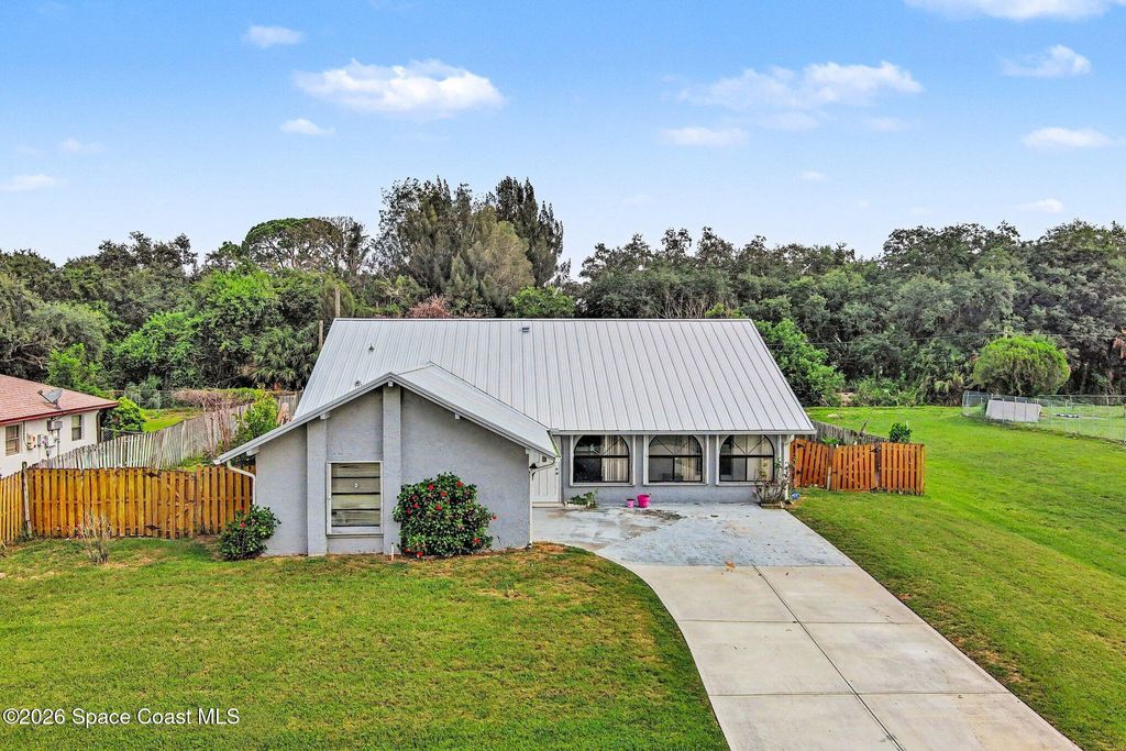 353 Krefeld Road NW, Palm Bay, FL 32907