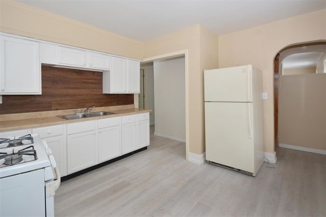 80 Vineyard Avenue, Battle Creek, MI 49037