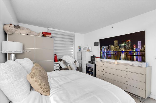 5077 NW 7th Street 517, Miami, FL 33126