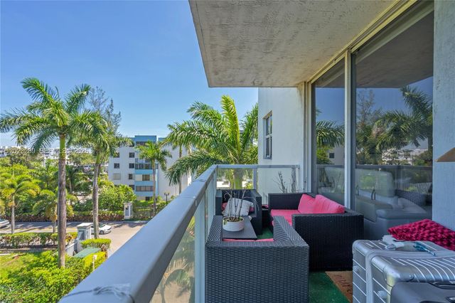 5077 NW 7th Street 517, Miami, FL 33126