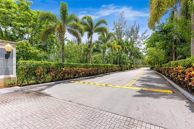 5077 NW 7th Street 517, Miami, FL 33126