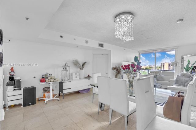 5077 NW 7th Street 517, Miami, FL 33126