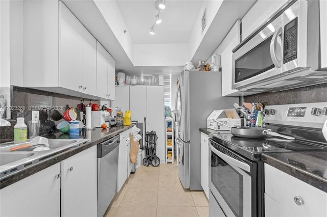 5077 NW 7th Street 517, Miami, FL 33126