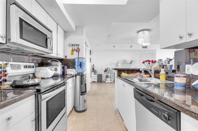 5077 NW 7th Street 517, Miami, FL 33126