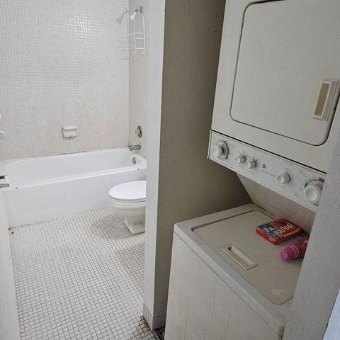 4174 Inverrary Drive 603, Lauderhill, FL 33319