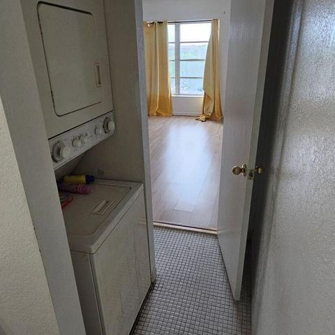 4174 Inverrary Drive 603, Lauderhill, FL 33319