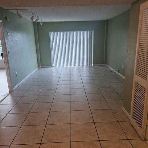 4174 Inverrary Drive 603, Lauderhill, FL 33319