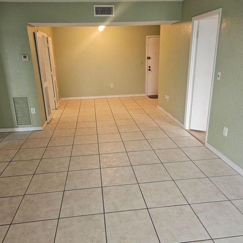 4174 Inverrary Drive 603, Lauderhill, FL 33319