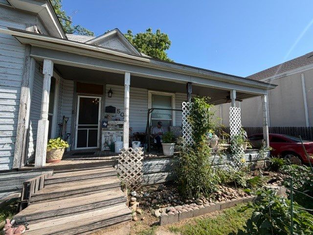 504 W Wardville Street, Cleburne, TX 76033