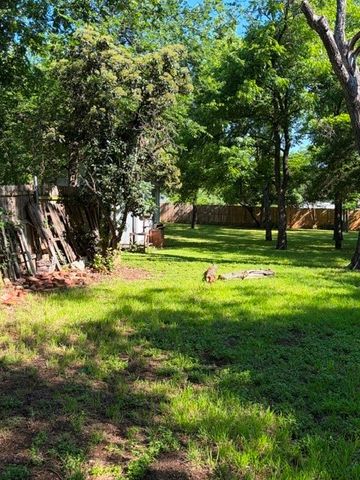 504 W Wardville Street, Cleburne, TX 76033
