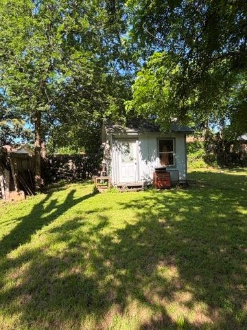 504 W Wardville Street, Cleburne, TX 76033