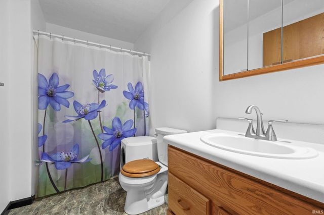 7373 Locust Lake Road, Spencer, IN 47460