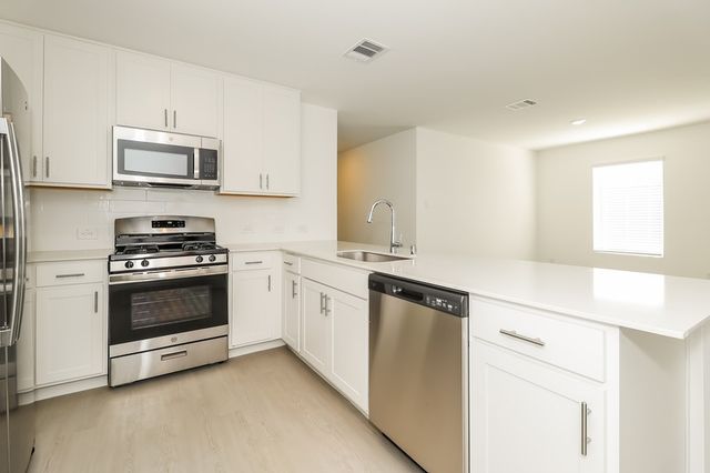 2752 Mistwood Drive, Fort Worth, TX 76108