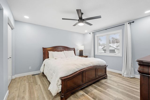 2129 Arkwright Street, Maplewood, MN 55117