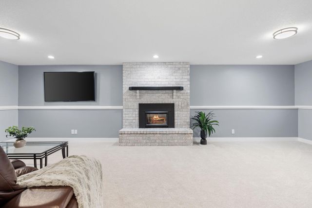 2129 Arkwright Street, Maplewood, MN 55117