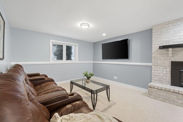 2129 Arkwright Street, Maplewood, MN 55117