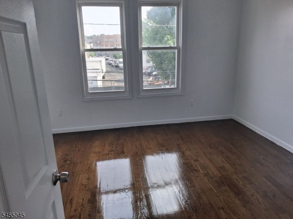 80 Beverly St, Newark City, NJ 07108 — photo 4
