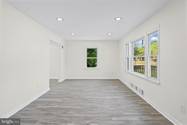 1142 LINDEN AVE, Takoma Park, MD 20912