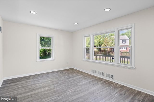 1142 LINDEN AVE, Takoma Park, MD 20912