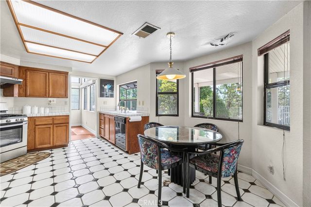 10133 Saddlehill, Rancho Cucamonga, CA 91737