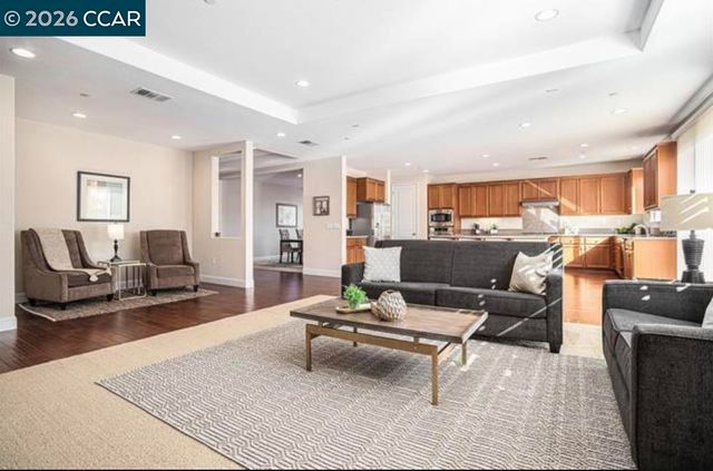 2284 Demartini Ln, Brentwood, CA 94513