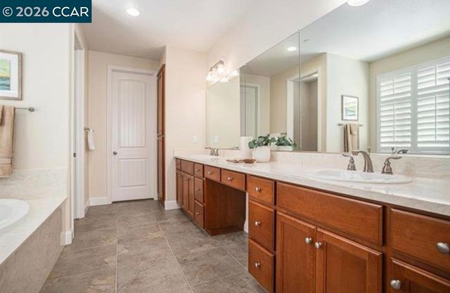 2284 Demartini Ln, Brentwood, CA 94513