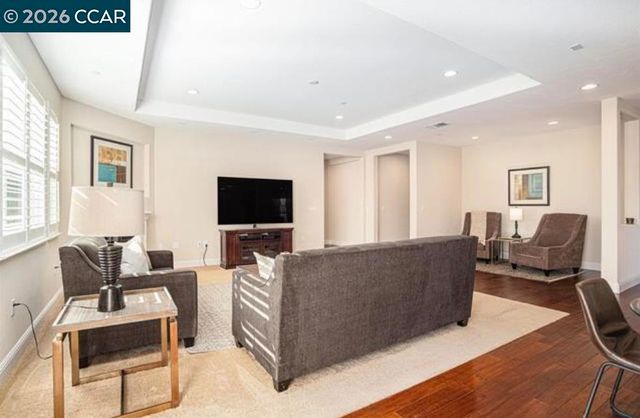 2284 Demartini Ln, Brentwood, CA 94513