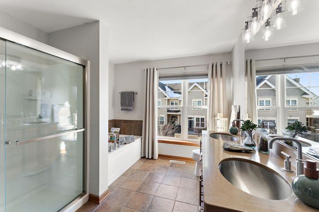 8139 Oakview Lane N, Maple Grove, MN 55369