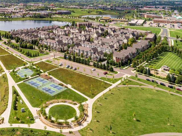 8139 Oakview Lane N, Maple Grove, MN 55369