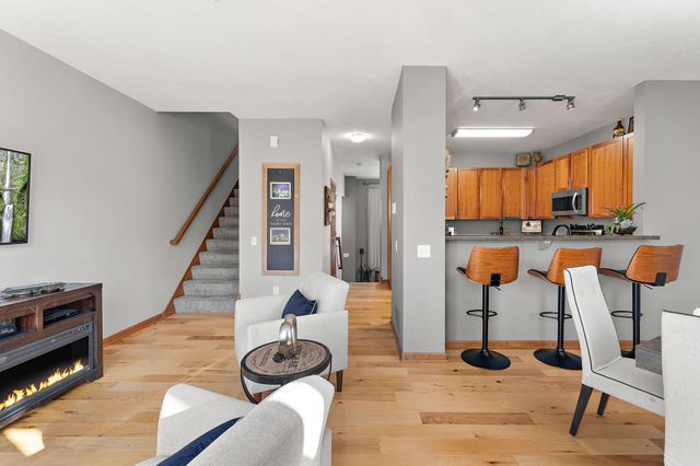 8139 Oakview Lane N, Maple Grove, MN 55369