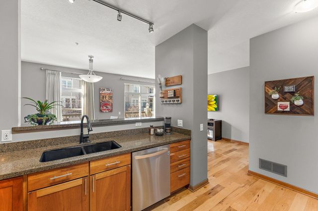 8139 Oakview Lane N, Maple Grove, MN 55369